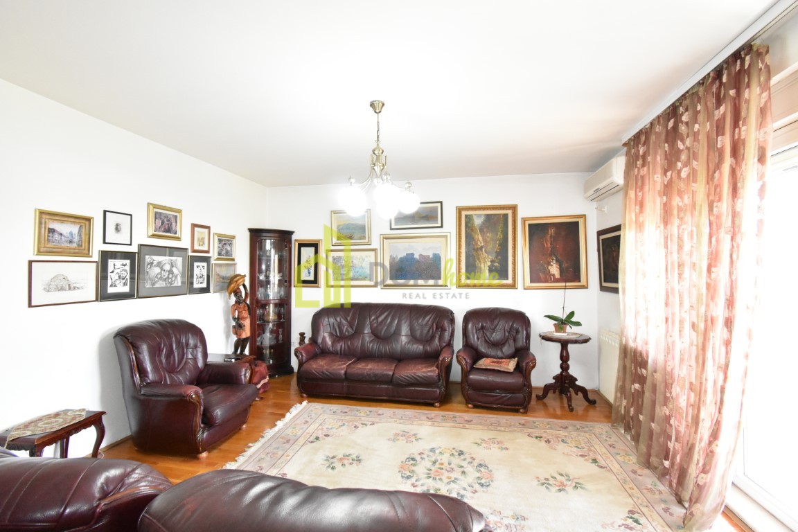 Trosoban stan 92m2, Preko Morače